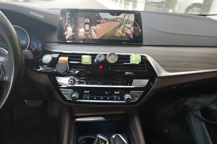 Used BMW 5 Series 2018 Facelifted 530Li Luxury Edition Premium Package
