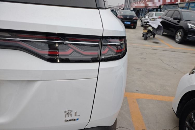 Used BYD Song L DM-i 2025 Intelligent Driving Version 160 km Beyond-Range Type
