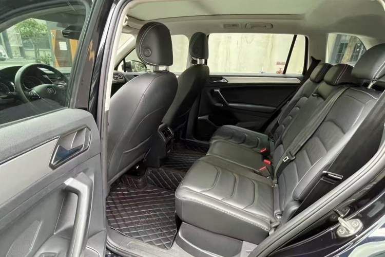Used Volkswagen Tiguan L 2019 Revised 330TSI Automatic Two-Wheel Drive Smart & Luxury Edition China VI Standard
