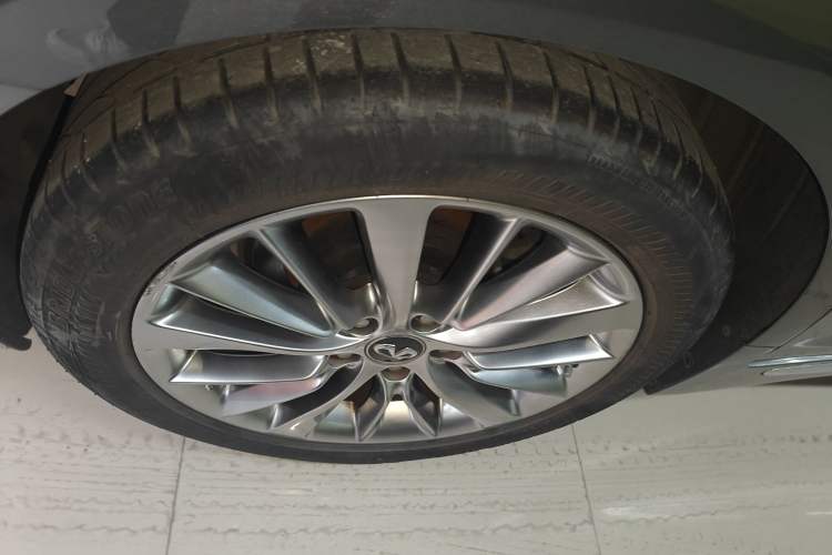 Used Infiniti Q50L 2018 2.0T Enjoyment Version China VI Standard