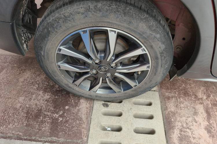 Used Toyota YARiS L 2021 X-Trail 1.5L CVT Luxury Edition
