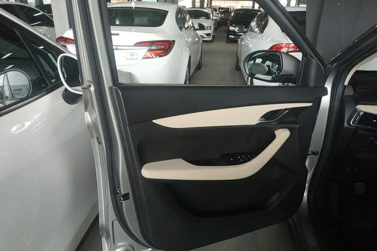 Used Baojun 360 2019 1.5L Manual Luxury Model China VI Standard
