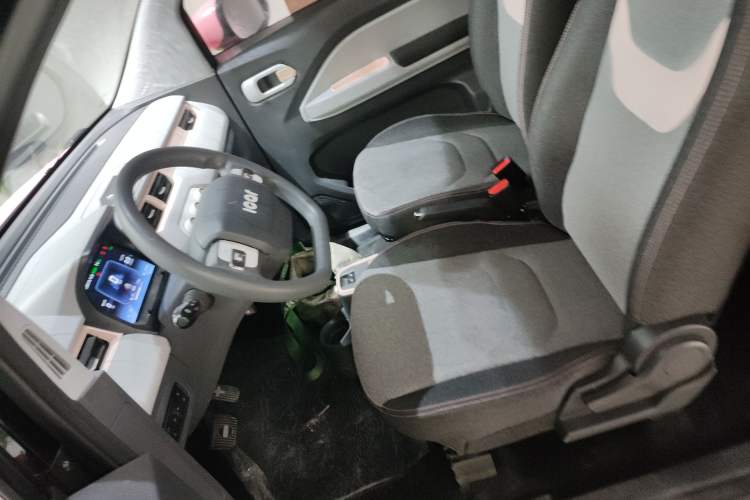 Used Chery QQ Ice Cream 2022 170km Sundae Phosphate Lithium-Ion