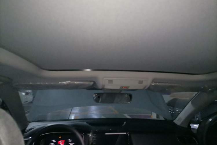 Used Volkswagen Tharu 
