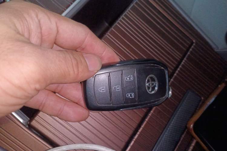 Used Toyota Granvia 2024 2.5L Hybrid Comfort Edition
