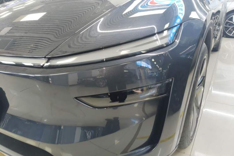 Used Tesla Model Y 2025 Rear-Wheel-Drive Version