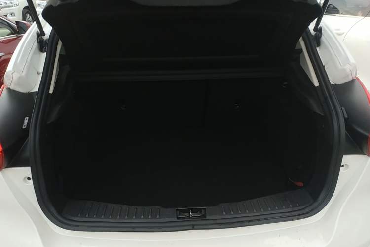 Used Ford Focus 2017 Hatchback 1.6L Automatic Fashion Edition Smart Drive Version
