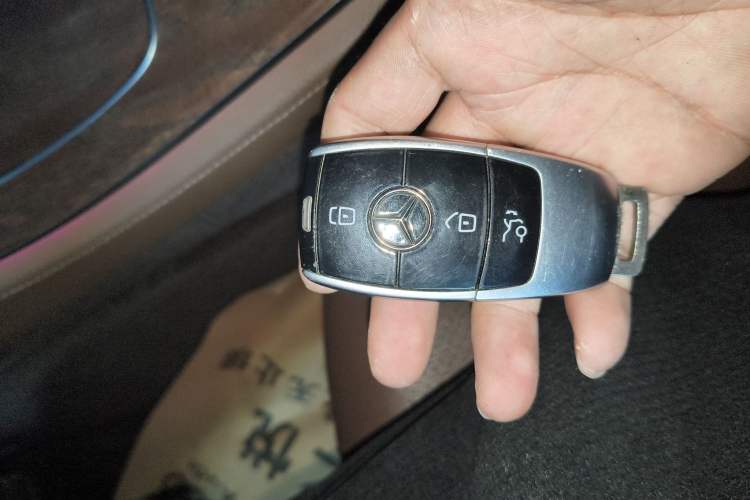 Used Mercedes-Benz E-Class 2019 E 260 L
