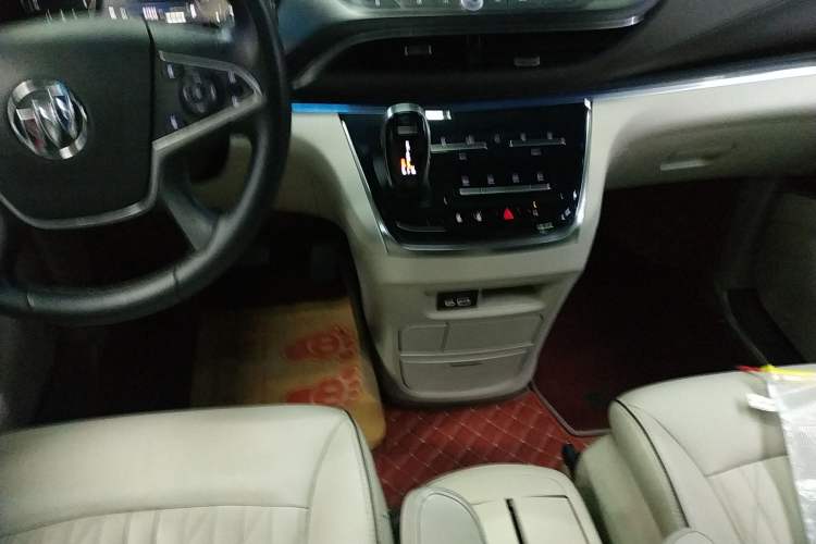 Used Buick GL8 2022 Land Business Class 652T Luxury Model
