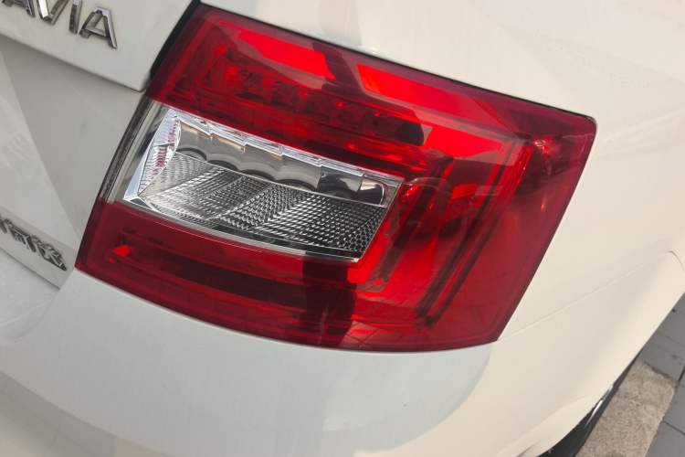 Used Skoda Octavia 2017 Classic Model 1.6L Automatic Standard Edition