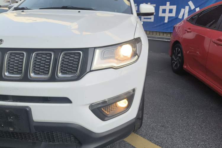 Used  Compass 2017 200T Automatic Family Edition
