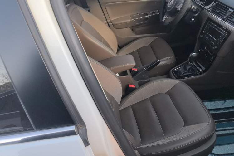 Used Volkswagen Bora 2015 Value Edition 1.6L Automatic Comfort Version
