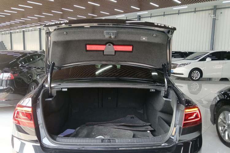 Used Volkswagen Magotan 2023 2 Million Units Commemorative Edition 330TSI DSG Luxury Version
