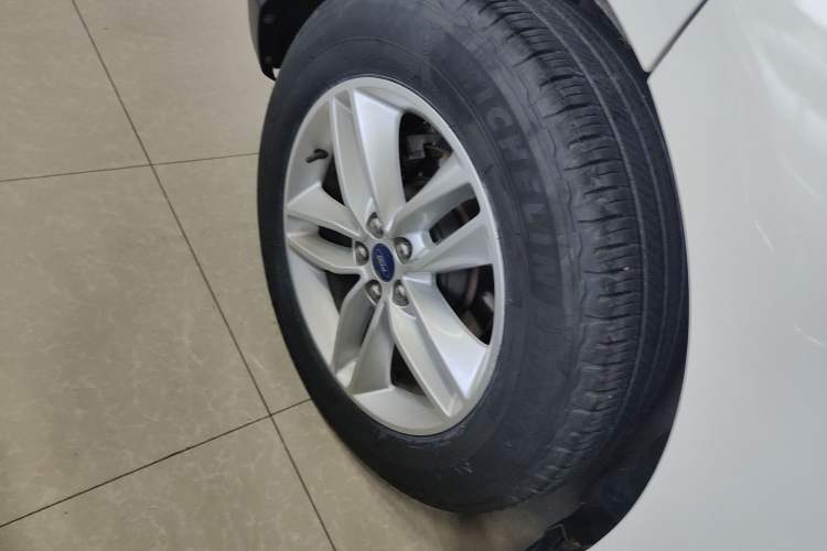 Used Ford Edge 2018 Facelifted EcoBoost 245 Two-Wheel-Drive Platinum Edition 5 Seats China V Emission Standard
