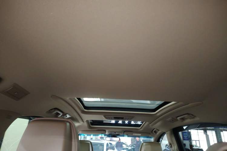 Used Buick GL8 2021 ES Landtrek 653T Luxury Model
