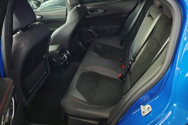 Used Alfa Romeo Giulia 2022 2.0T 280HP Veloce Track Edition
