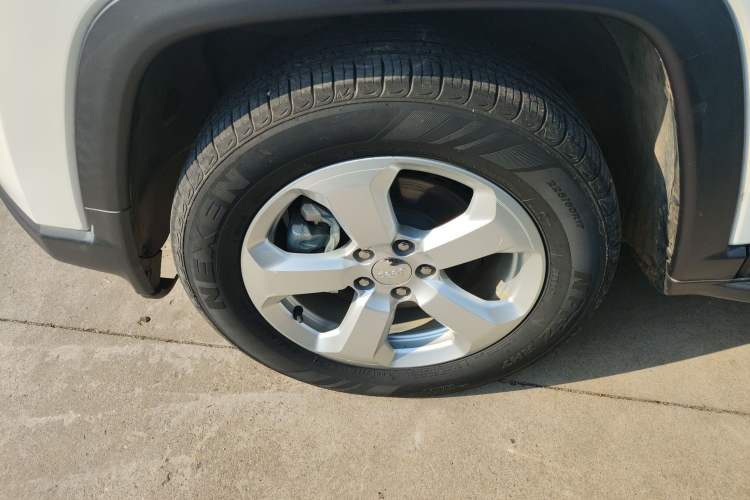 Used  Compass 2020 220T Automatic Leading Edition
