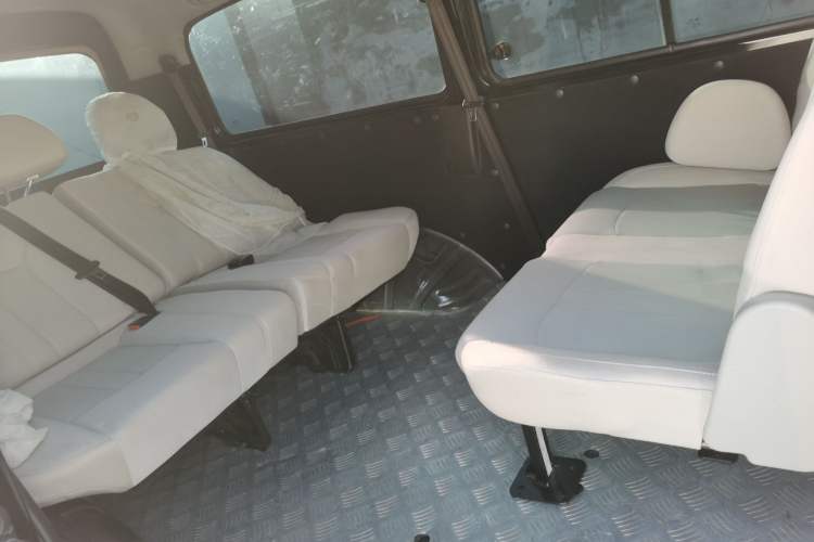 Used FORTHING Lingzhi 2022 M5L 1.6L Utility Model 7 Seats
