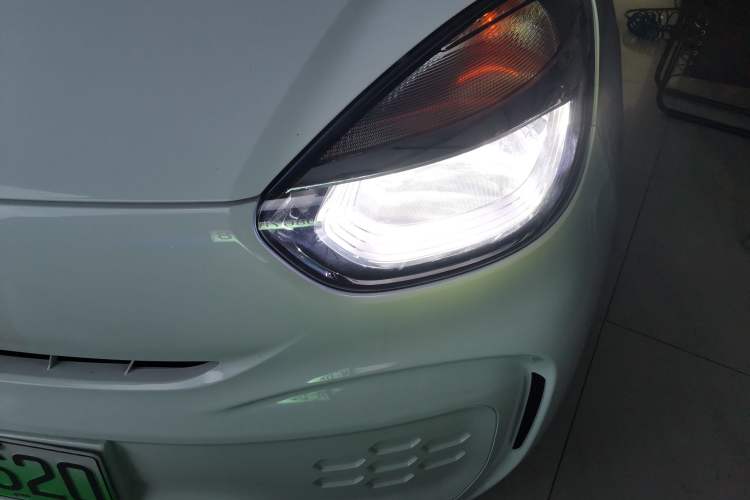 Used Roewe Clever 2021 302 km New Four-Seater Super-Efficient Version
