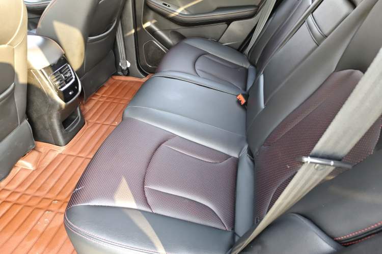 Used Baojun 560 2015 1.8L Manual Luxury Model
