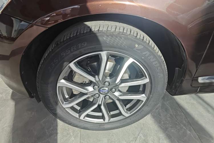 Used Volvo XC60 2017 T5 AWD Smart Upgrade Edition
