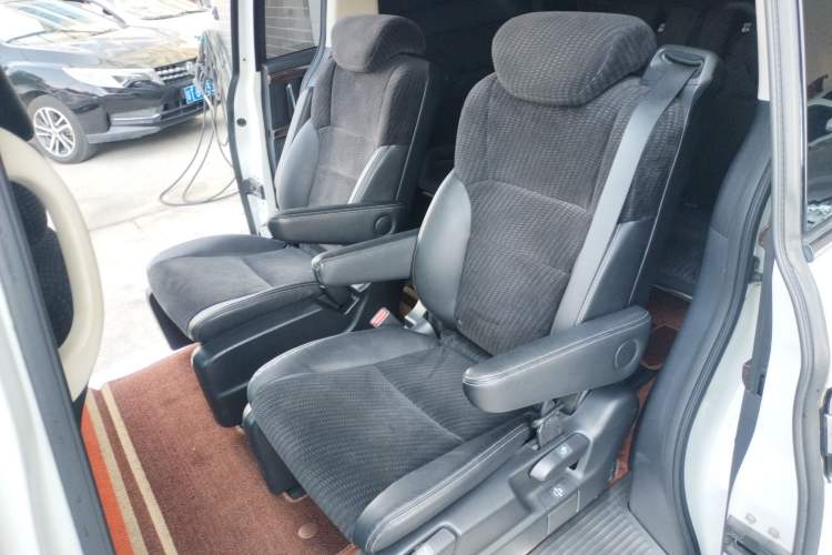 Used Honda Elysion 2016 2.4L Comfort Edition
