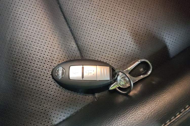 Used Nissan Navara 2021 2.5L Automatic 4x4 Premium Version QR25
