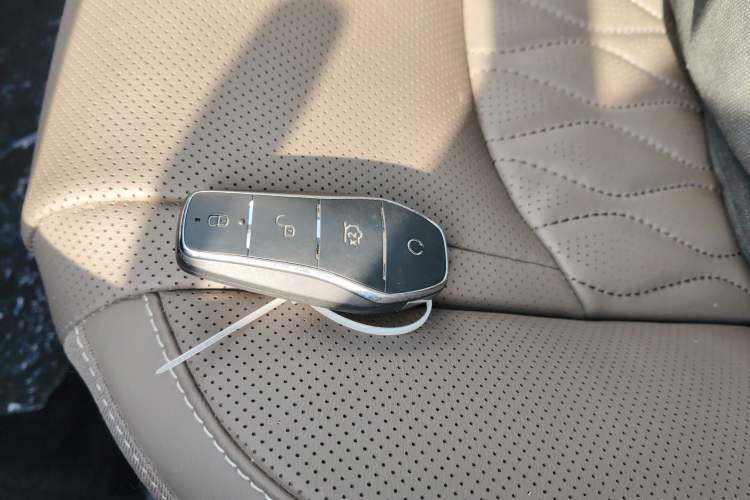 Used BYD Han 2024 EV Glory Edition 605KM Front-Wheel-Drive Premium Model