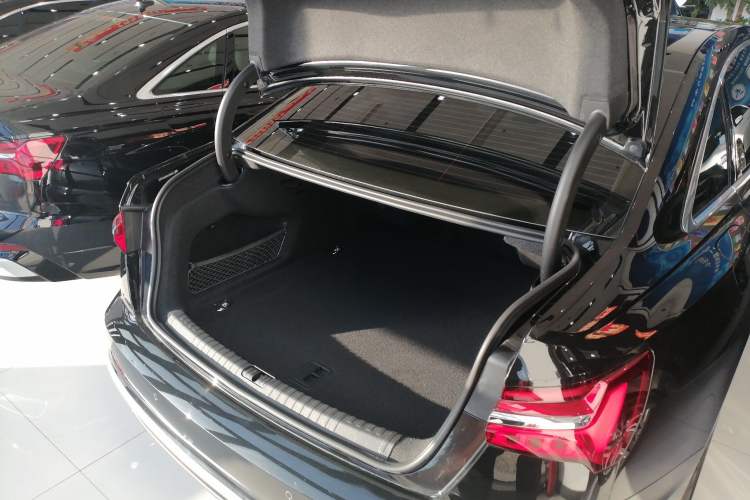 Used Audi A6L 2025 45 TFSI Prestige Dynamic Edition + Ventilated Comfort Package
