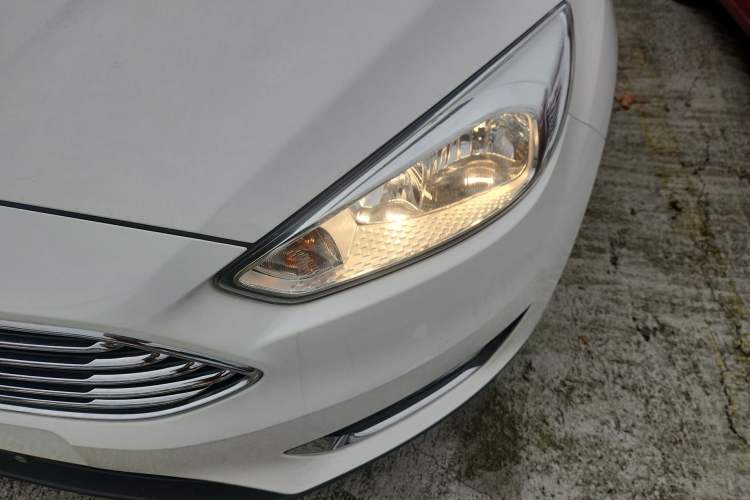 Used Ford Focus 2015 Sedan EcoBoost 180 Automatic Elite Model
