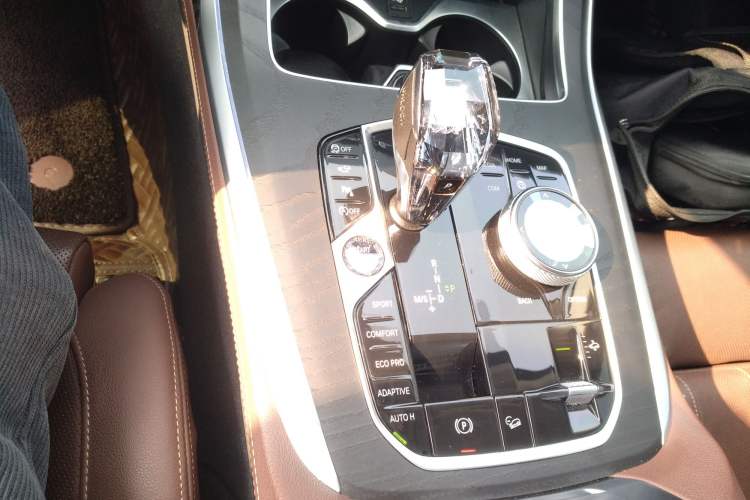 Used BMW X7 2021 xDrive40i Luxury Package with Leading Features