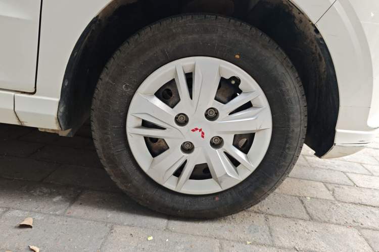 Used Wuling Hongguang 2019 1.5L S Basic Version China VI Standard LAR
