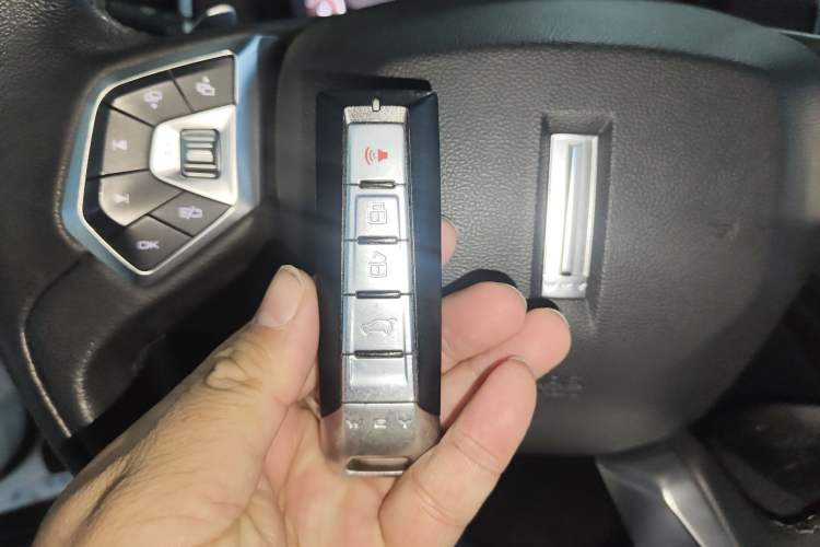 Used Wey VV6 2020 2.0T Two-Wheel Drive Smart Protection+
