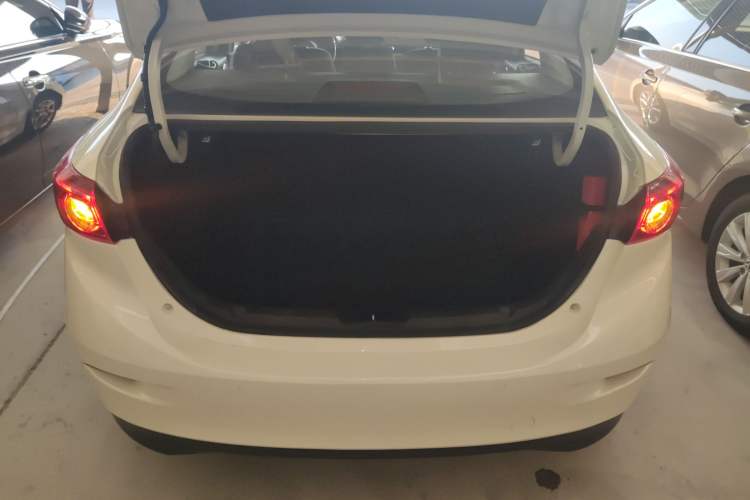 Used Mazda Mazda 3 Axela 2017 Sedan 1.5L Automatic Luxury Model Emission Standard China V
