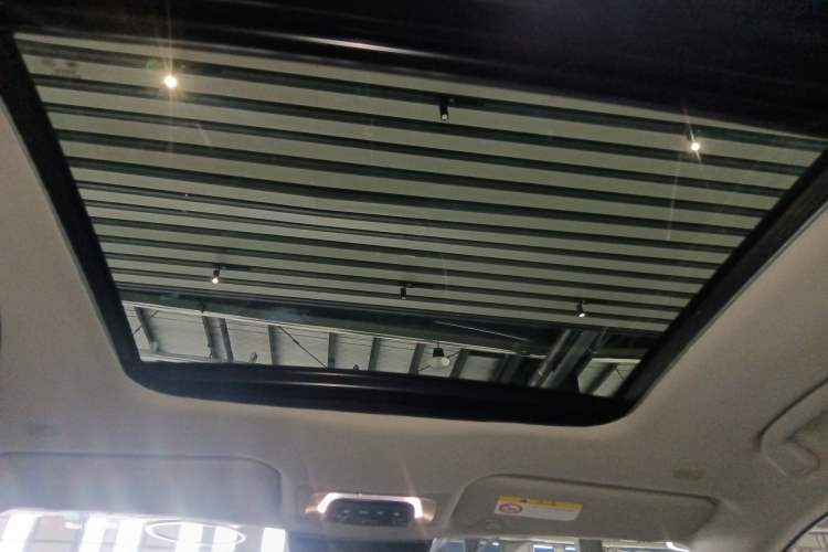 Used Toyota FRONTLANDER 2023 2.0L Smart Electric Hybrid Dual-Engine Deluxe Version
