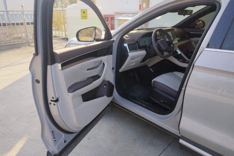 Used BYD Song PLUS New Energy 2025 EV Intelligent Driving Version 520km Premium Model
