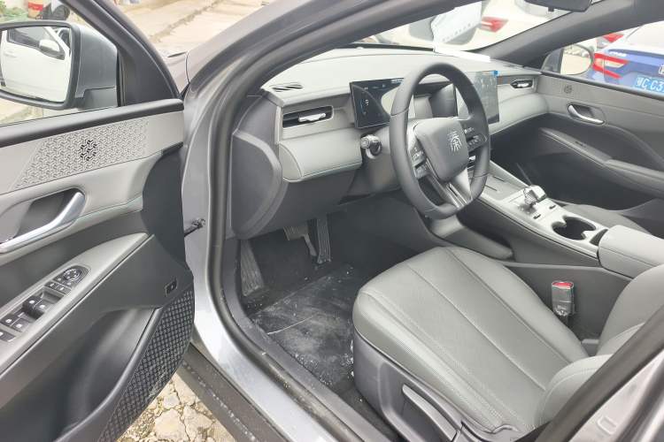 Used BYD Qin PLUS 2025 DM-i Smart Drive 55KM Leading Model
