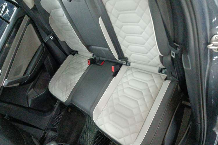 Used Volkswagen Tayron 2023 330TSI Two-Wheel-Drive Luxury Plus Advanced Version
