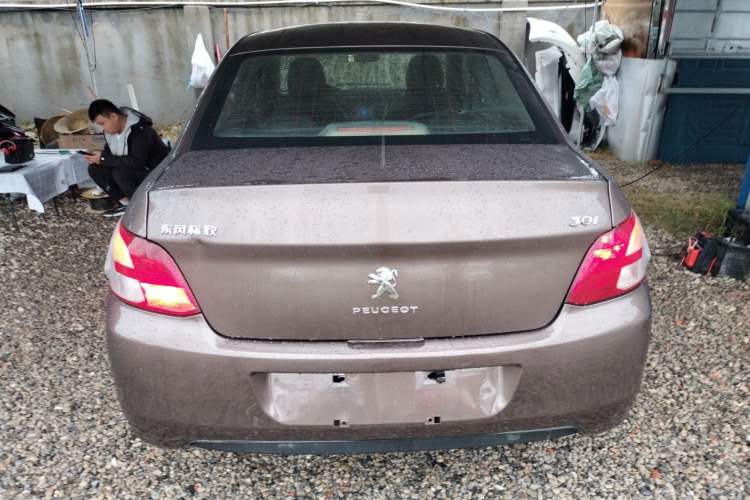 Used Peugeot 301 2014 1.6L Manual Comfort Edition