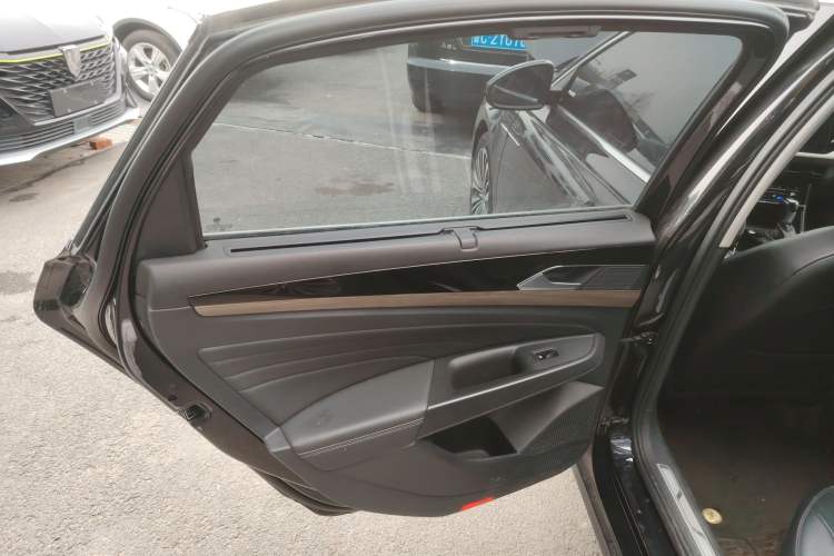 Used Volkswagen Passat 2020 330TSI Luxury Edition China VI