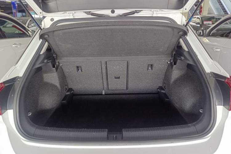 Used Volkswagen T-ROC 2022 280TSI DSG Two-Wheel Drive Elite PLUS
