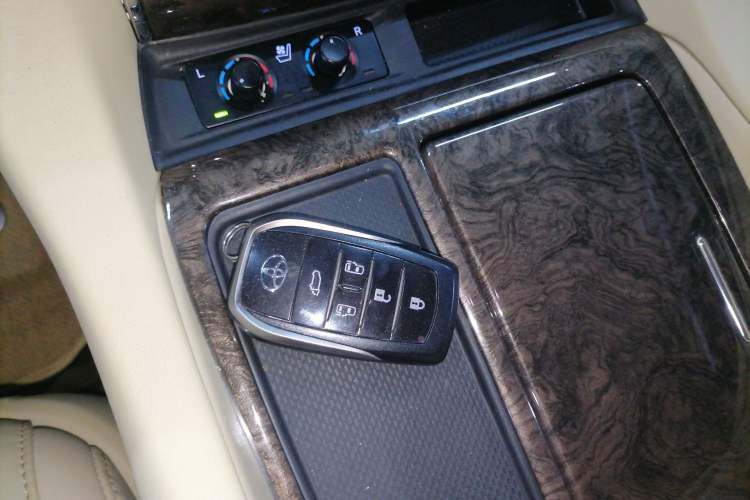 Used Toyota Alphard 2020 Dual-Engine 2.5L Prestige Edition
