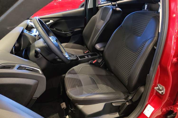 Used Ford Focus 2015 Sedan EcoBoost 125 Automatic Supreme Style Edition
