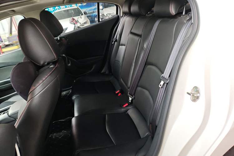 Used Mazda Mazda 3 Axela 2017 Sedan 1.5L Automatic Luxury Model Emission Standard China V
