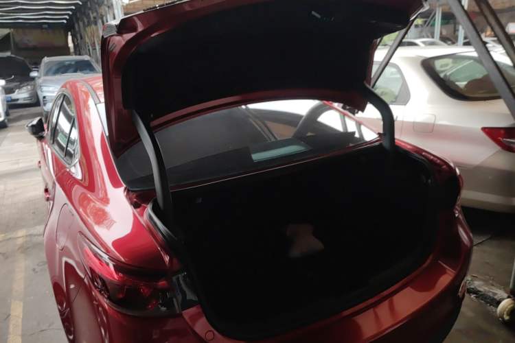 Used Mazda Atenza 2017 2.0L Blue Sky Luxury Edition