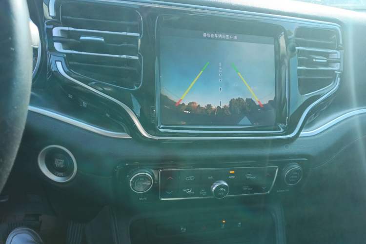 Used  Grand Commander 2018 2.0T Four-Wheel Drive Prestige Edition China V