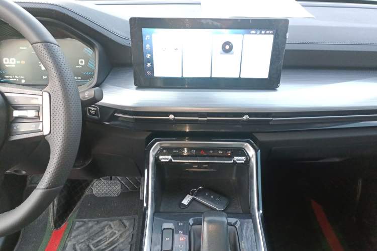 Used Wuling Asta 2022 2.0L DHT Electric-Speed Version