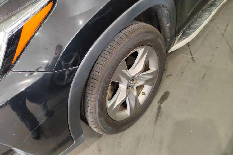 Used Toyota Highlander 2018 2.0T Four-Wheel Drive Luxury Version 7 Seats China VI Standard
