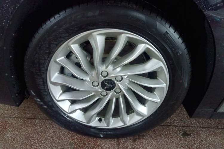 Used VOYAH Dream 2024 PHEV Extended-Range Premium Edition
