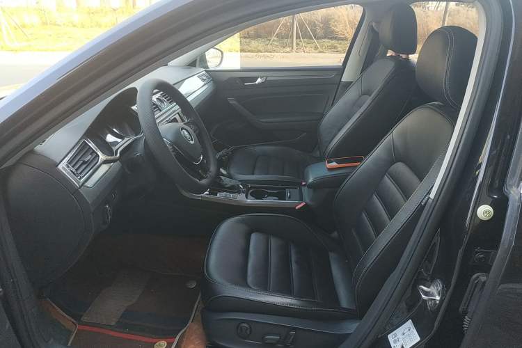 Used Volkswagen Passat 2017 330TSI DSG Luxury Edition
